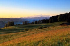 Wolkenlose Morgenstimmung mit Blick auf den Säntis. (Bild: Roland Hof)