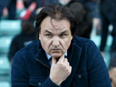 Das Gesicht spricht Bände: Präsident Christian Constantin kann lange Zeit nicht zufrieden sein mit der Leistung seines Teams (Bild: KEYSTONE/SALVATORE DI NOLFI)