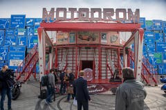 Das Motodrom hat einen Durchmesser von 16 Metern und ein Gewicht von etwa 25 Tonnen.