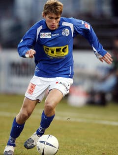 Lustenberger beim 2:0-Meisterschaftssieg am 24. Februar 2007 auf der Allmend gegen den FC Zürich. (Bild Philipp Schmidli, 24. Februar 2007)