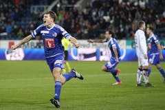 Lustenberger bejubelt das 2:1 im Super League Spiel zwischen dem FC Luzern und dem FC Lugano in der Swisspor-Arena Luzern. (Bild: Philipp Schmidli, 20. November 2016)
