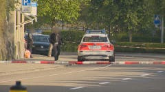 Die Polizei ist mit einem Grossaufgebot vor Ort. (Bild: BRK News)