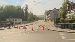 Die Polizei hat den Bereich rund um die Bahnhofstrasse grossräumig abgesperrt. (Bild: BRK News)