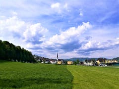 Am Mittag türmen sich die Wolken auf. Vorboten der anstehenden Kaltfront. (Bild: Urs Gutfleisch, Malters, 2. Mai 2019)