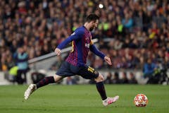 Aus über 20 Metern zirkelte Messi den Ball ins Lattenkreuz, ein Treffer wie ein Gedicht. (Bild: Emilio Morenatti / AP)