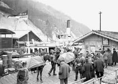Kurz nach Ausbruch des ersten Weltkrieges wurde die «Rhein» für Truppentransporte (hier in Alpnachstad) eingesetzt. (Bild: Archiv Kurt Hunziker)