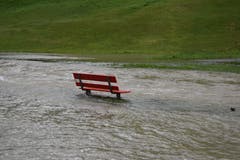 Das Wasser bahnt sich im Obertoggenburg neue Wege. (Bild: Timon Kobelt)