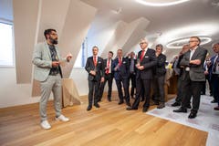 Architekt Claudio Clavadetscher, der aus der Umbauphase erzählt.