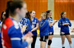 Die Spielerinnen des LK Zug sind nach dem Match enttäuscht. (Bild: Stefan Kaiser, Zug, 22. Mai 2019)