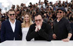 Leonardo DiCaprio, Margot Robbie, Quentin Tarantino und Brad Pitt (von links nach rechts). > Fototermin «Once Upon A Time ... In Hollywood» (EPA/GUILLAUME HORCAJUELO)