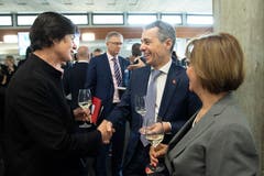 Bundesrat Iganzio Cassis und Barbara Frei-Grimm (FDP) (v.l.). (Bild: Ralph Ribi)