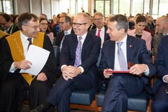 HSG-Rektor Thomas Bieger, Regierungsrat Stefan Kölliker und Bundesrat Ignazio Cassis (v.l.). (Bild: Ralph Ribi)