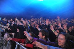Begeisterte Fans beim Konzert von Bligg in Erstfeld. (Bild: Urs Hanhart, 25. Mai 2019)