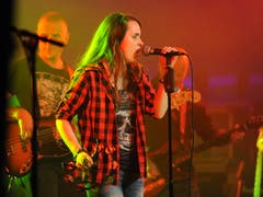 Die Urner Band «Mas O Menos» heizte für das Konzert von Bligg ein. (Bild: Urs Hanhart, 26. Mai 2019)