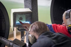 Dank elektronischer Trefferanzeige sofort zu erkennen: Der Schuss lag wohl etwas zu weit links. (Bild: Urs Bucher - 25. Mai 2019)