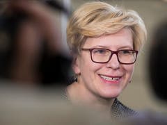 Im Abstimmungsduell um das höchste Staatsamt in Litauen: die ehemalige Finanzministerin Ingrida Simonyte... (Bild: KEYSTONE/AP/MINDAUGAS KULBIS)