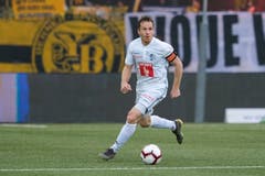 Christian Schwegler, Rechtsverteidiger, Note 4,5Fällt insbesondere in der ersten Halbzeit positiv auf: Ist aufsässig, schlägt gefährliche Flanken und zeigt, dass er immer noch schnell ist. In der Folge baut er aber ab.(Bild: Martin Meienberger / Freshfocus, Bern, 25. Mai 2019)