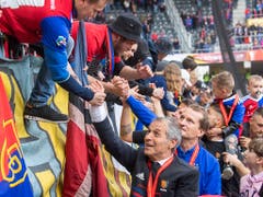 Auch die Basler, angeführt von Trainer Marcel Koller, gingen dank dem Cupsieg gegen Thun nicht leer aus (Bild: KEYSTONE/MARCEL BIERI)
