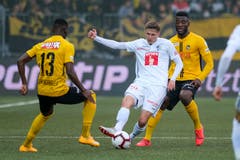 Idriz Voca, defensives Mittelfeld, Note 4Er wehrt sich mit allem, was er hat, und holt sich dadurch Gelb. Ist aufsässig, erobert sich viele Bälle. Kommt in der ersten Hälfte zu einem ungefährlichen Abschluss.(Bild: Martin Meienberger / Freshfocus, Bern, 25. Mai 2019)