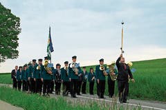 9.35 Uhr: Der Probelauf für die Parade auf der Dorfstrasse.