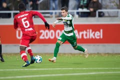 Diogo Costa, Mittelfeld, Note 4Auf der Aussenbahn wirblig wie eh und je. Aber im Vergleich zur letzten Saison bekam er ein Stockwerk höher die Limiten aufgezeigt. Sein Problem ist das Problem des ganzen SCK-Mittelfelds: Es kommt nichts Entscheidendes.(Bild: Boris Bürgisser, Kriens, 1. Dezember 2018)