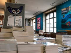 Seine Cover für den dtv-Verlag haben Celestino Piatti weiträumig bekannt gemacht - in Basel sind einige in der Werkschau zu sehen. (Bild: Basil Huwyler, Stauffenegger + Partner AG, Basel)