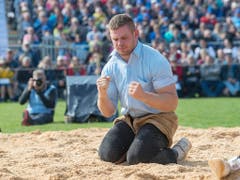 Remo Käser, Sohn von Schwingerkönig Adrian Käser, war zuletzt im Aufwind. Ein heisser Tipp für die Saison (Bild: KEYSTONE/MARCEL BIERI)