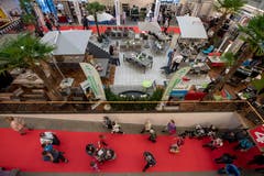 Messestände in einer Messehalle. (Bild:KEYSTONE/Urs Flüeler, Luzern, 1. Mai 2019)