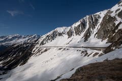 Blick auf einen Teil der Gotthard-Passstrasse. (Bild: KEYSTONE/Pablo Gianinazzi, 30. Mai 2019)