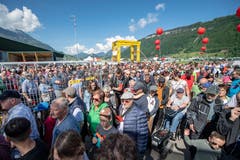 Einige mussten etwa eine Stunde lang anstehen. (Bild: Urs Flüeler/Keystone, 30. Mai 2019)