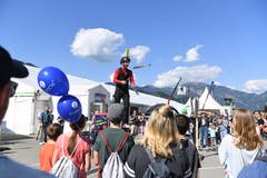 Dieser Auftritt entzückt die Kinder. (Bild: Nadia Schärli/Luzerner Zeitung, 30. Mai 2019)