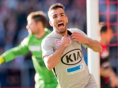 Auch Aaraus zweiter Goalgetter Varol Tasar leistete seinen Beitrag zum unerwarteten Ergebnis (Bild: KEYSTONE/LAURENT GILLIERON)