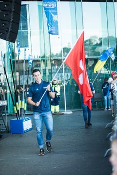 Das weisse Kreuz auf rotem Grund begrüsst Europa. (Bild: Manuela Jans-Koch/Luzerner Zeitung, Luzern, 30. Mai 2019)