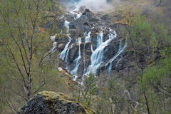 Neun der 20 höchsten Wasserfälle der Welt liegen in Norwegen.
