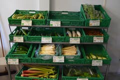 In vielen Hofläden gibt es frisches Gemüse und Früchte aus eigenem Anbau.
