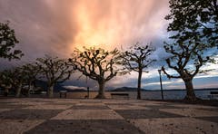 Ein wunderschönes Abendrot am Zugersee. (Bild: Peter Hegglin, Zug, 3. Mai 2019)