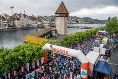 Die 42. Austragung des Luzerner Stadtlaufs findet heuer bei garstigem Wetter statt. (Bild: Nadia Schärli, 4. Mai 2019)
