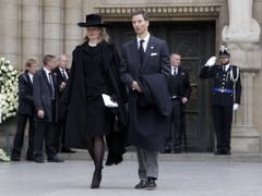 Erbprinz Alois von und zu Liechtenstein mit seiner Frau Erbprinzessin Sophie. (Bild: Keystone/EPA/JULIEN WARNAND)