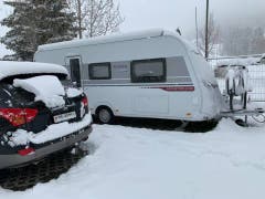 «Wintercamping», schreibt Wener Leumann zu diesem Bild.