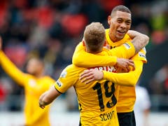 Torschützenleader Guillaume Hoarau feiert seinen 21. Saisontreffer (Bild: KEYSTONE/VALENTIN FLAURAUD)
