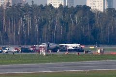 Das Flugzeug am Montag nach dem Unglück. Nun sollen die Flugschreiber ausgewertet werden. (Bild: AP Photo/Pavel Golovkin)