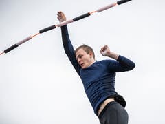 Stabhochspringer am Nationalen Frühjahrsmeeting auf der Leichtathletik-Anlage Allmend in Zug. (Bild: Patrick Hürlimann, Zug, 4. Mai 2019)