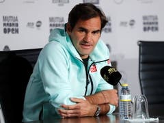 Roger Federer an der Pressekonferenz in Madrid (Bild: KEYSTONE/EPA EFE/CHEMA MOYA)