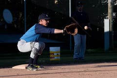 Der Amerikaner Tom Huston fängt als Catcher einen Fastball. Bild: Boris Bürgisser (Luzern, 25. April 2019)