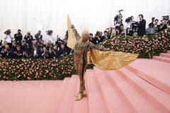 Billy Porter an der Met Gala in New York. (Bild: KEYSTONE/EPA/JUSTIN LANE)