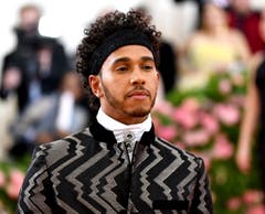 Lewis Hamilton an der Met Gala in New York. (Bild: Charles Sykes/Invision/AP)