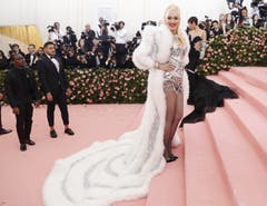 Gwen Stefani an der Met Gala in New York. (Bild: KEYSTONE/EPA/JUSTIN LANE)