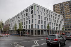 So sieht das Hotel gegenüber dem McDonalds in Kriens von aussen aus. (Bild: Boris Bürgisser, Kriens, 8. Mai 2019)