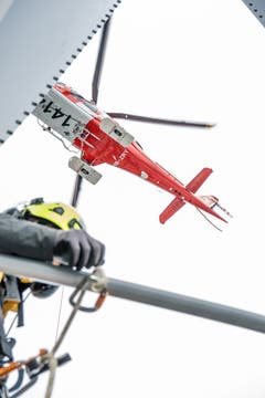 Der Helikopter nähert sich seinem Ziel. (Bild: Nadia Schärli, 8. Mai 2019)