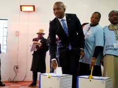 Für Oppositionsführer Mmusi Maimane von der Demokratischen Allianz (DA) ist es Zeit für einen Wechsel. (Bild: KEYSTONE/AP/JEROME DELAY)